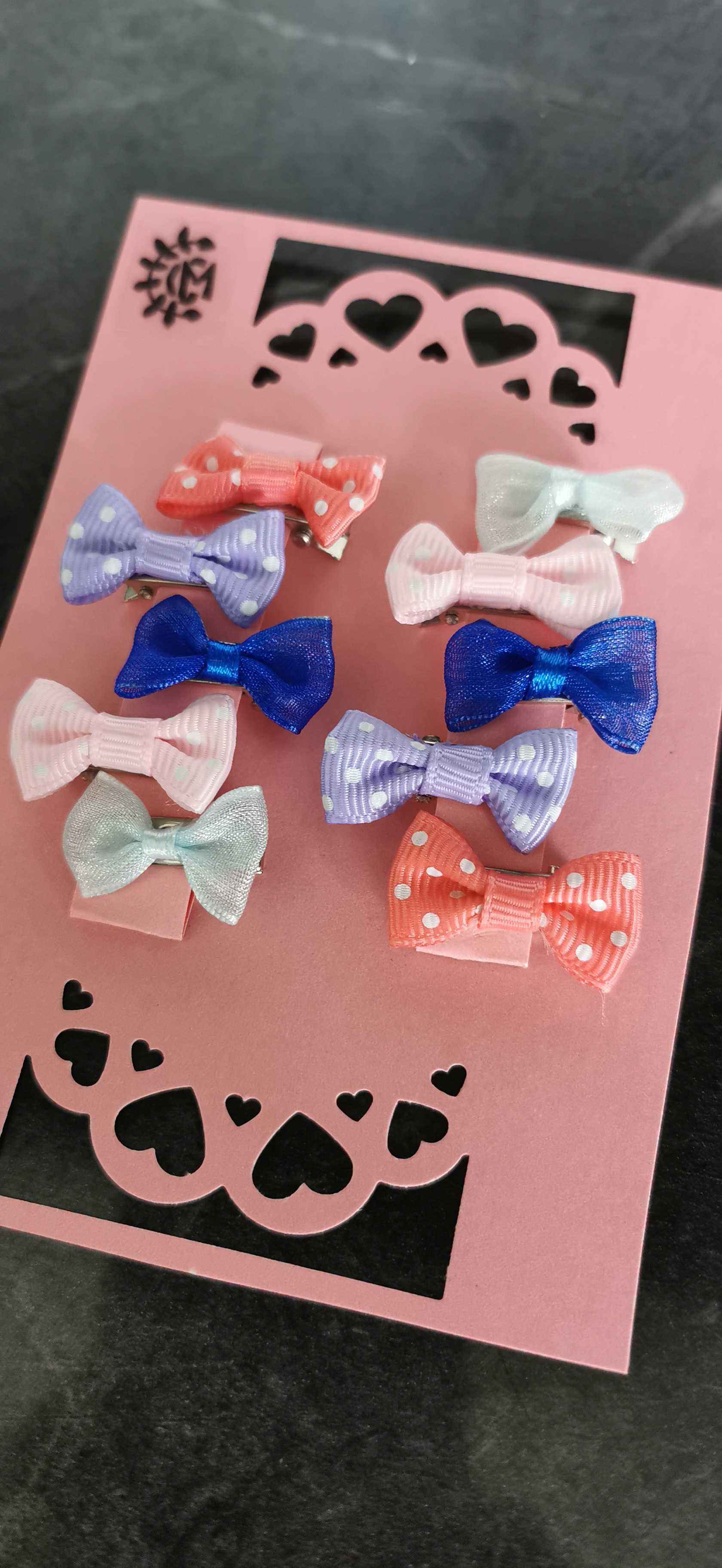 Pack of 10 mini bows 2cm