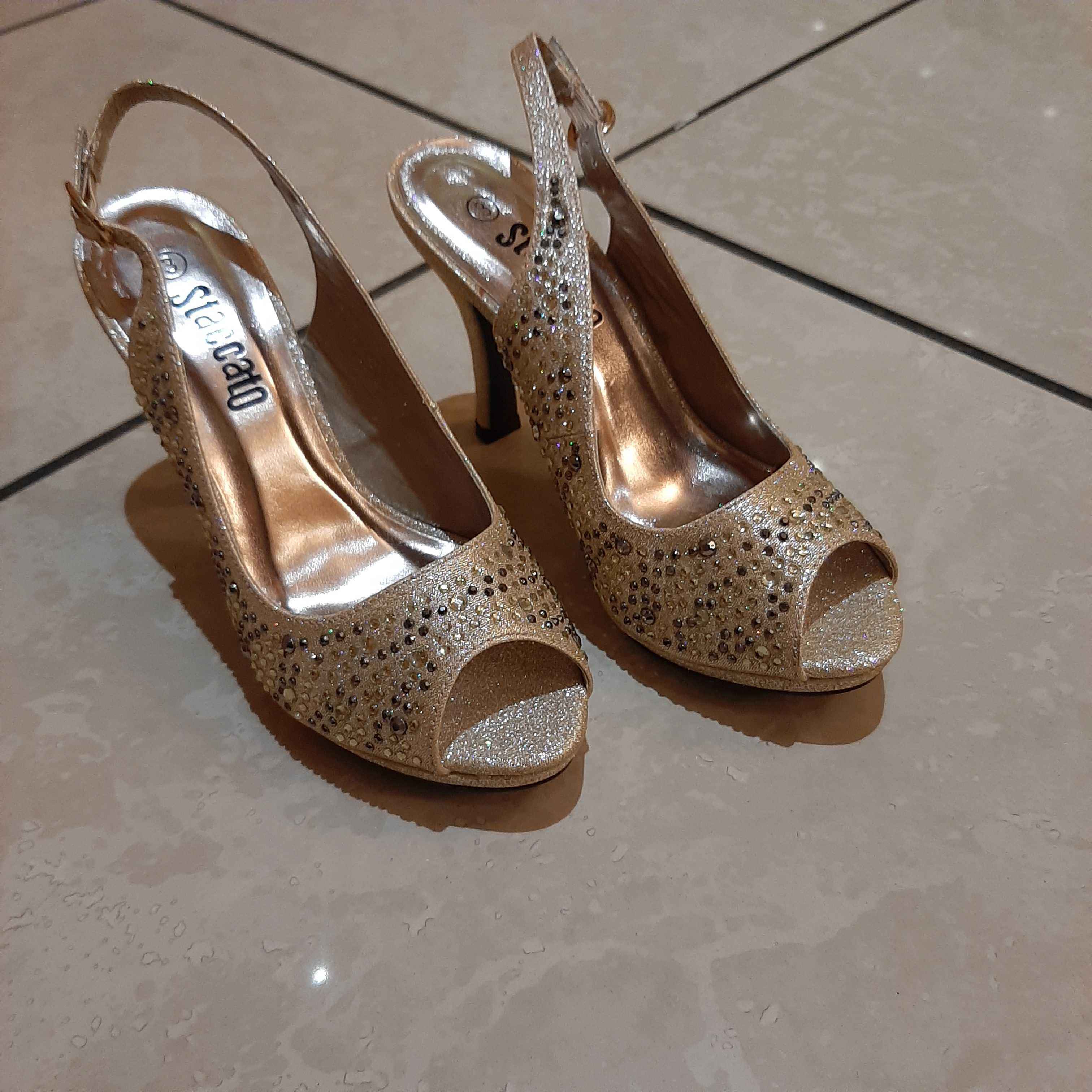 Gold sparkly platform heel size 3