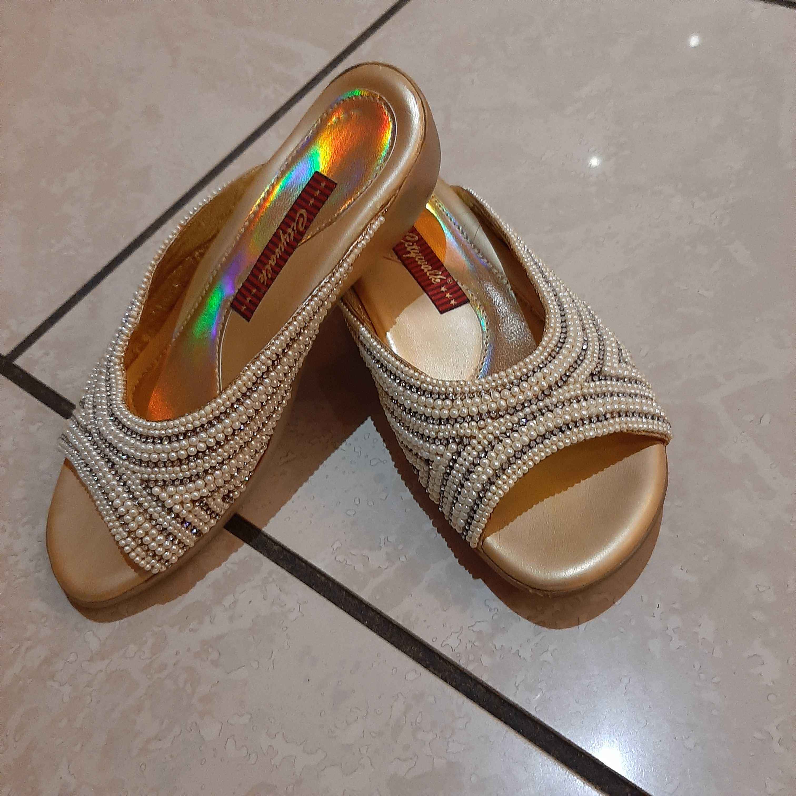 Flat pearl sandal size 36