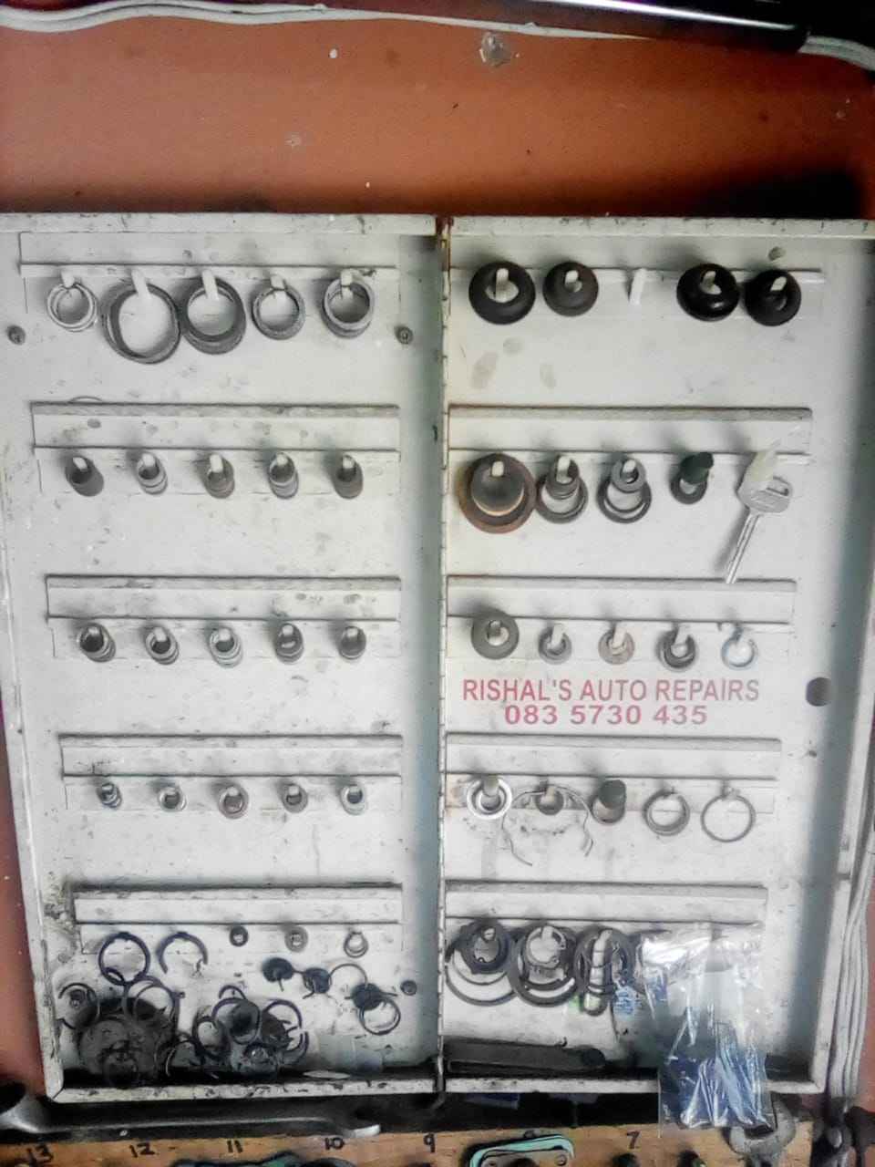 Various copper washers or seals