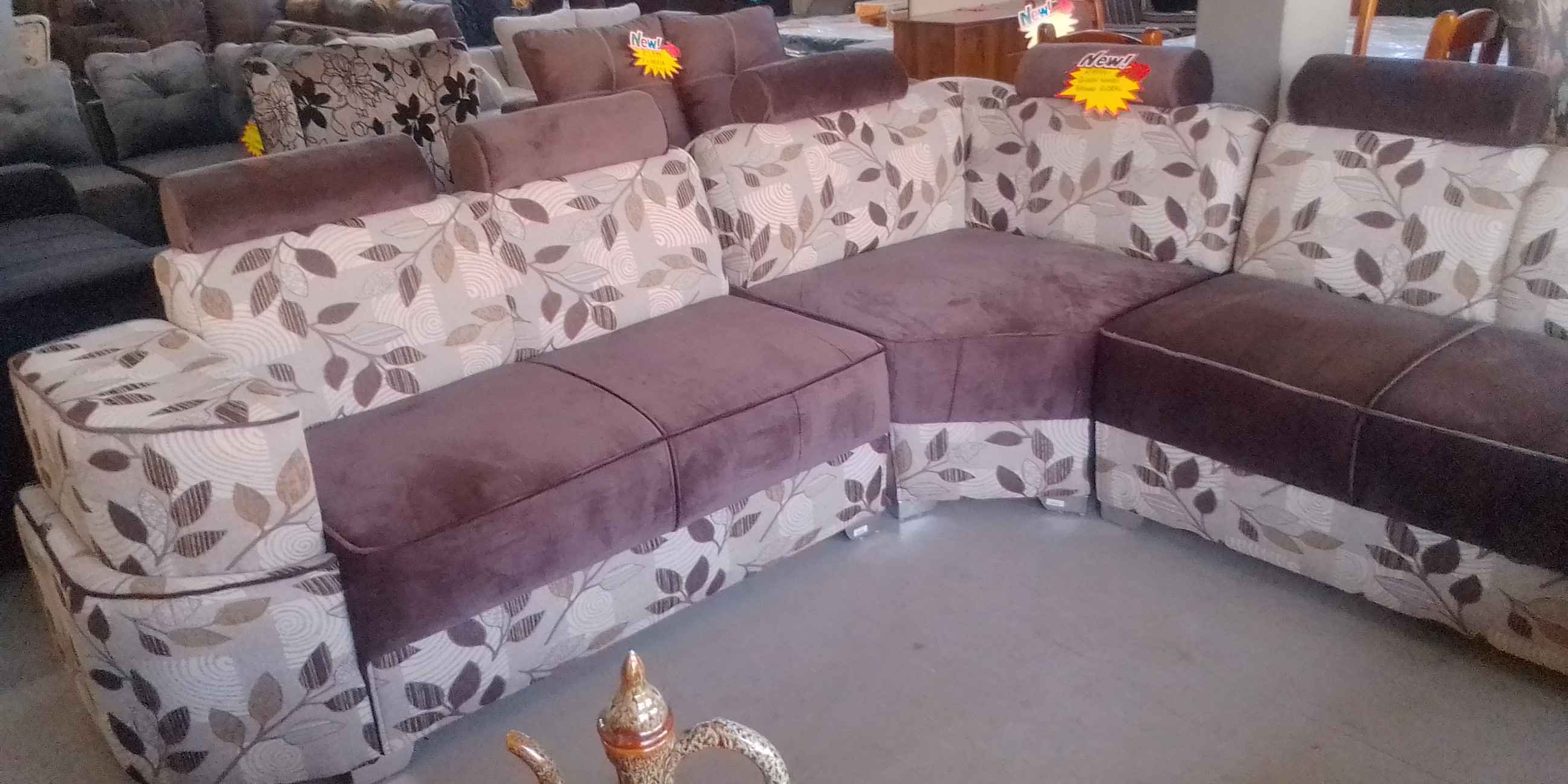 Queen Nandi Corner Lounge Suite