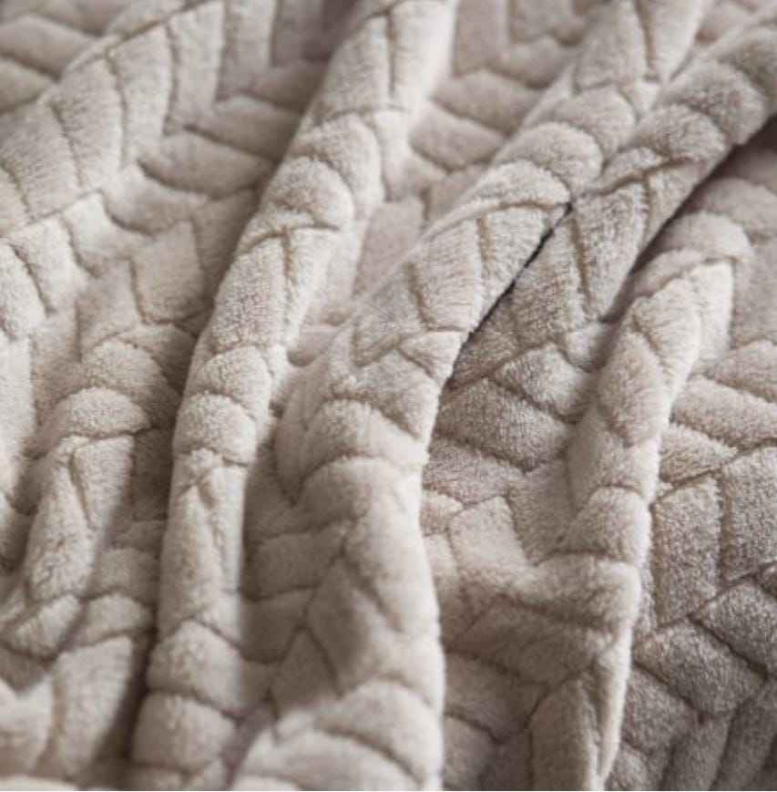 Chains tore Embossed Herringbone Throw