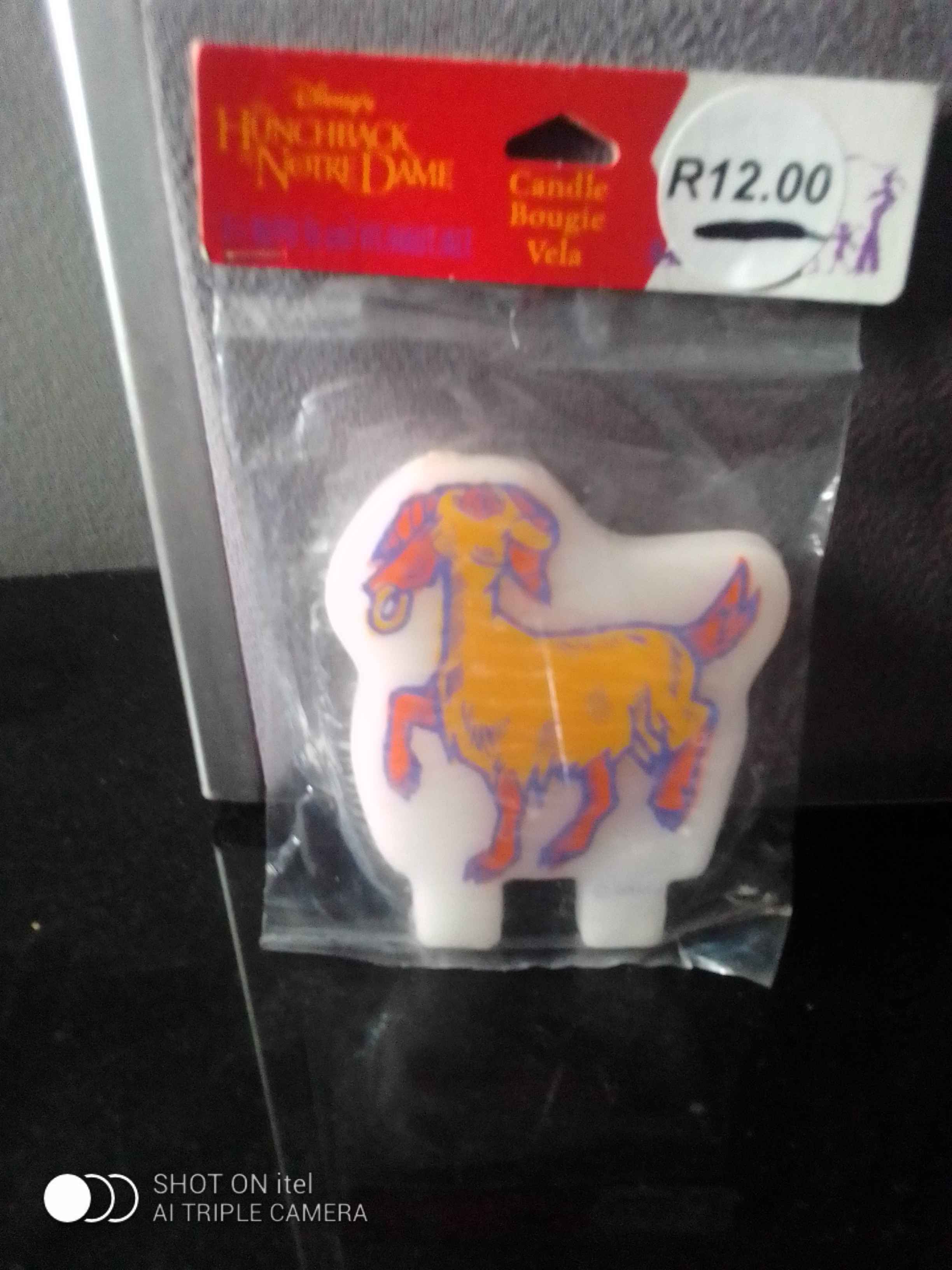 notre damme theme candles