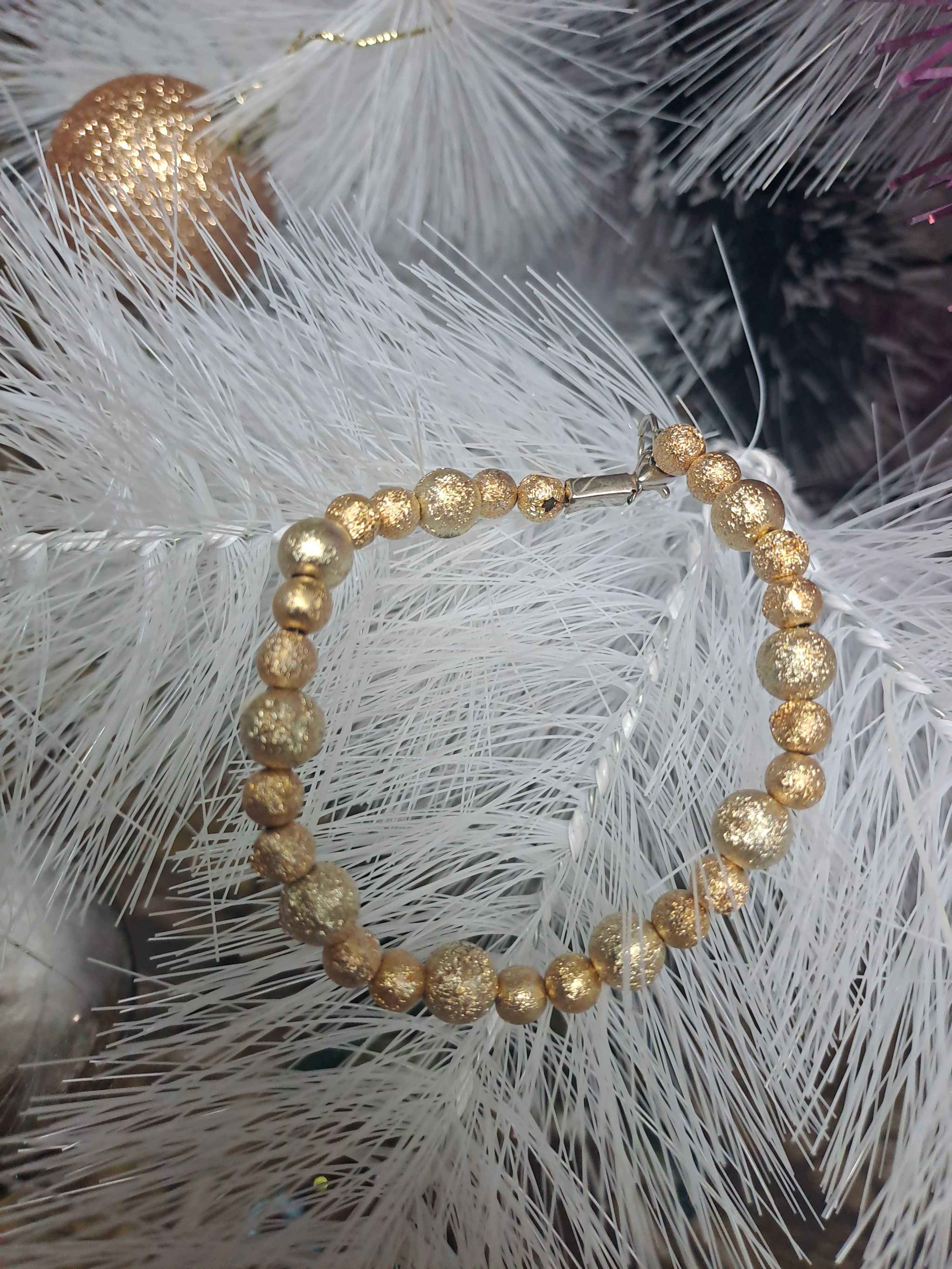 gloden bracelets ,1 with white in