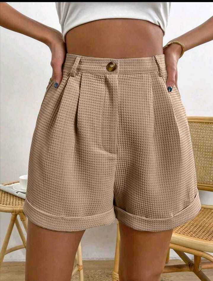 Beautiful short for the boss ladies