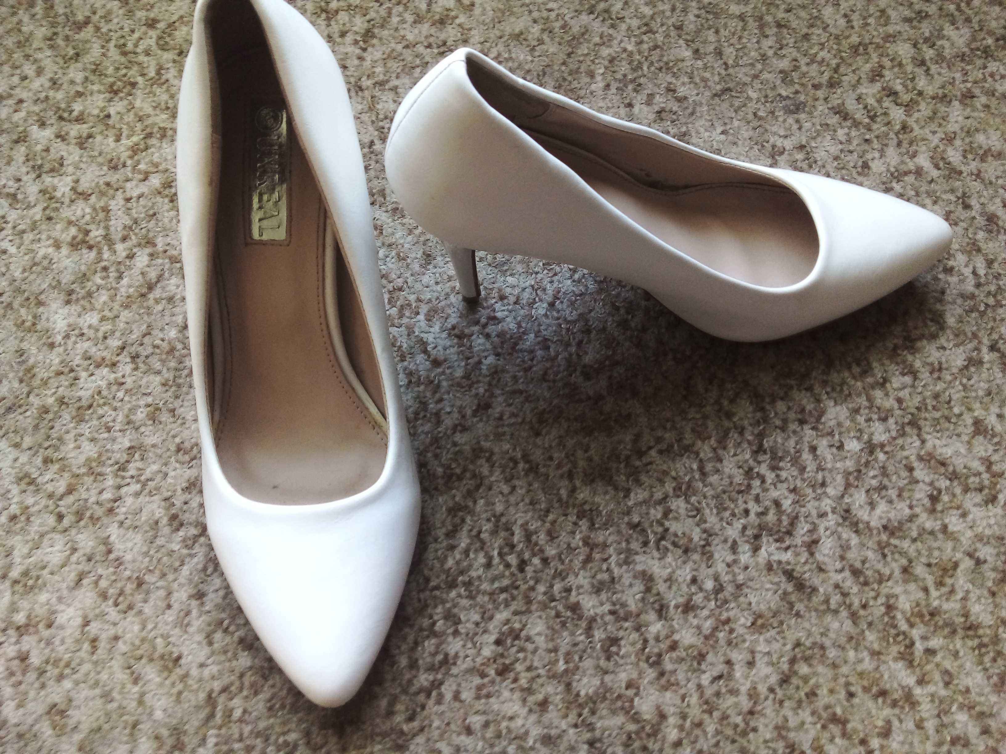 stilleto high heels