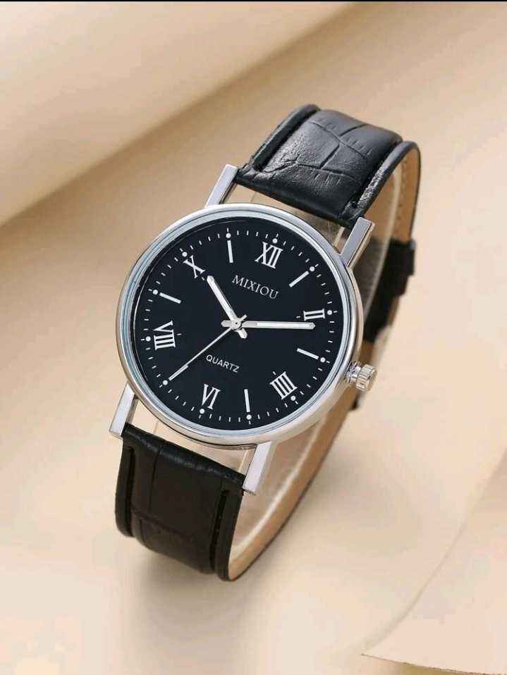 Men Round Pointer Quartz Watch