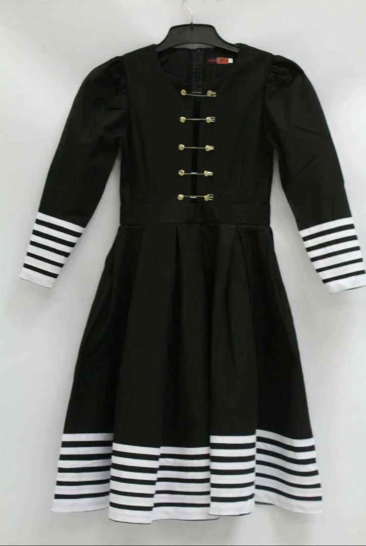 Black and White Traditional Dress with Doek and Safety Pin Detail-size 40