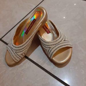 Flat pearl sandal size 36