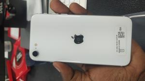 iPhone XR 64GB White