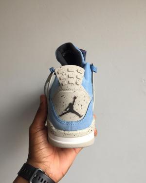 Air Jordan Retro 4