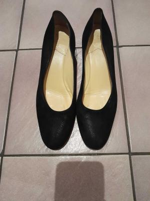 Black Amalfi by Rangoni heels