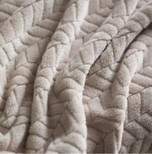 Chains tore Embossed Herringbone Throw
