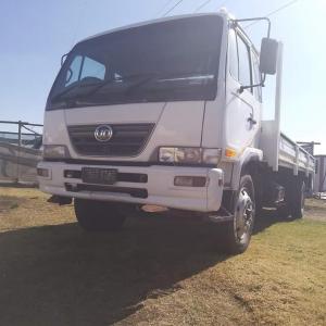 NISSAN UD80 DROPSIDE