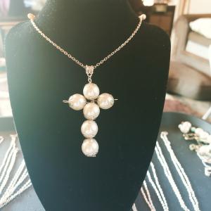 Beige pearl cross