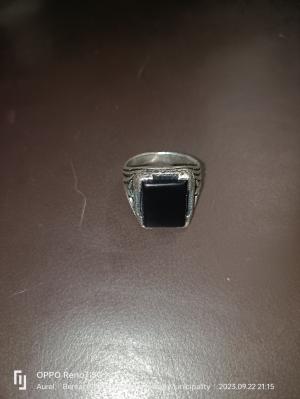 stunning mens silver ring with large Onyx.