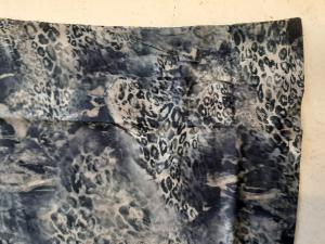 Afrocentric greyscale leopard print T shirt