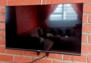 Hisense 32" A4H HD Smart TV with Digital Tuner & Dolby Digital