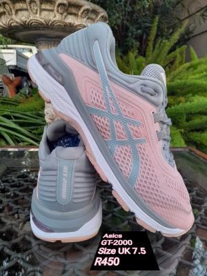 Asics GT-2000