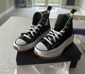 Converse run star hike