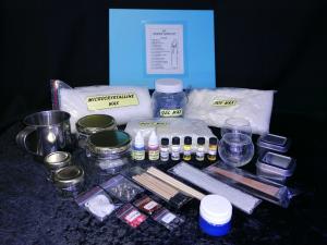D.I.Y. PREMIUM CANDLE MAKING KIT