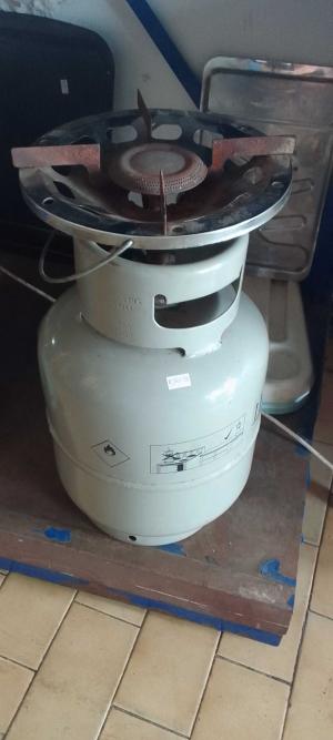 New 3KG Gas bottle with cooking Top