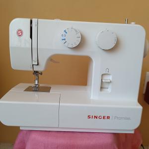Singer Sewing machine 1408