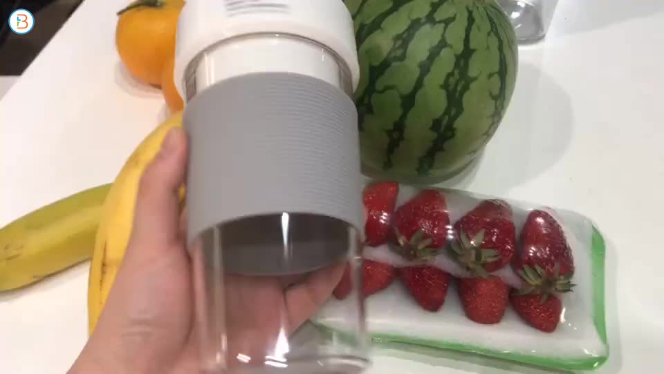 🍓🥦🍹 Watch how easy it is to create nutritious and delicious smoothies anywhere you go.
