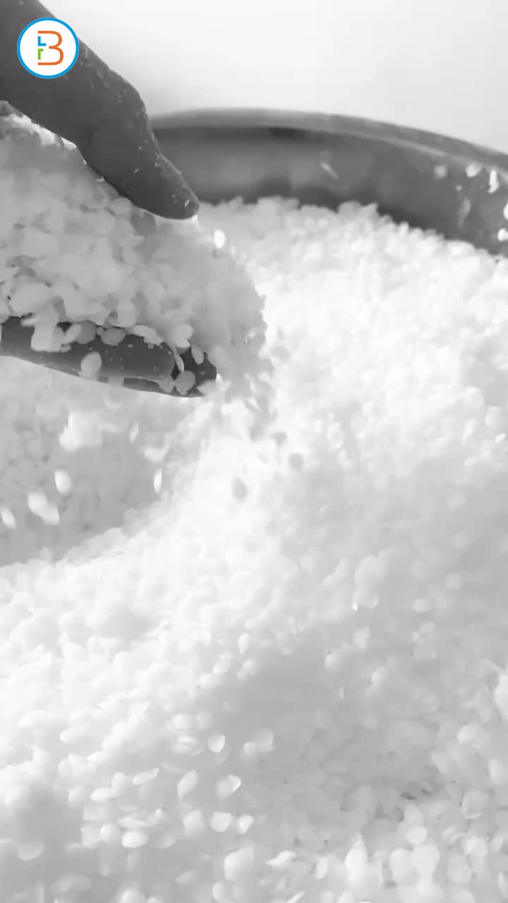 let’s make some candles ! 🕯️🤍