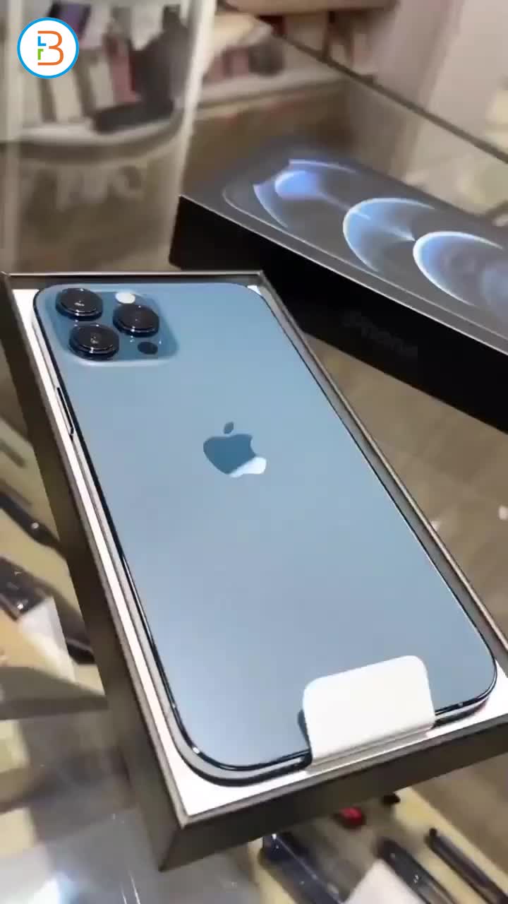 brand new iPhone 12 pro max 128GB $400 promo first person to message gets it