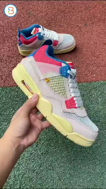 WhatsApp: +258833337613