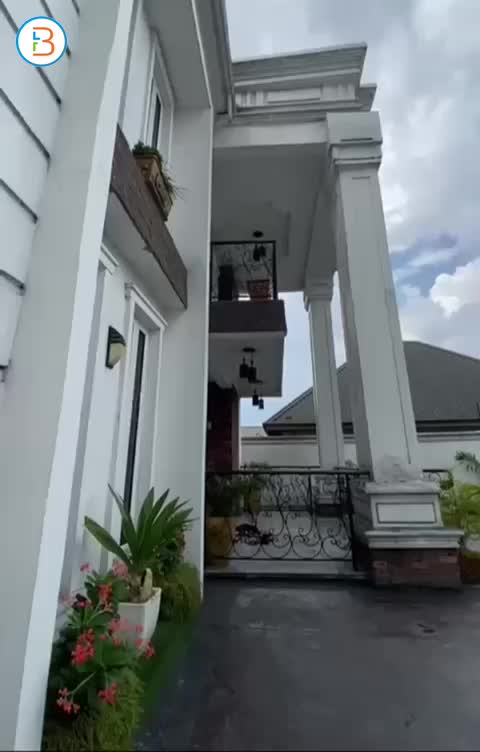 📍6 Bed Duplex 
📍Location:Peter Odili
📍Price: 200M
📍Brokers Fee 5%
📍Land Size: 700SQM