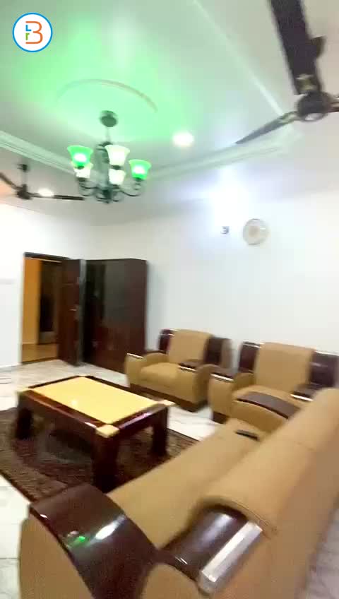 5 bedroom duplex
2plot of land 
price 120 
location stadium road
24hrs power supply