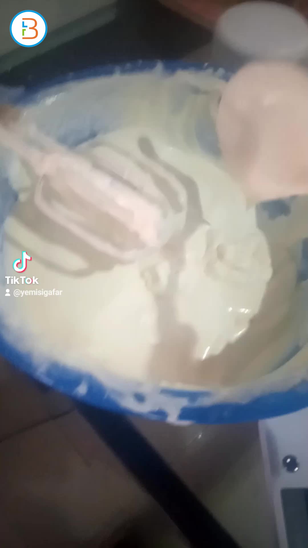 Sheabutter 💥 exploxion creamy and smells divine!