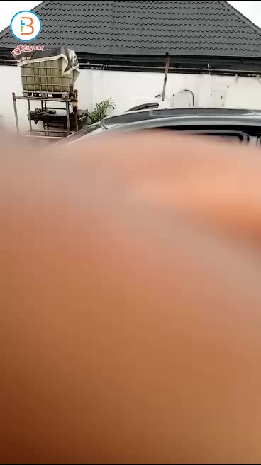 FOR SALE BY EZE JOSH JORDAN AUTOS
 THE NOISE IS COMING FROM THE SOUNDPROOF IN THE HOTEL