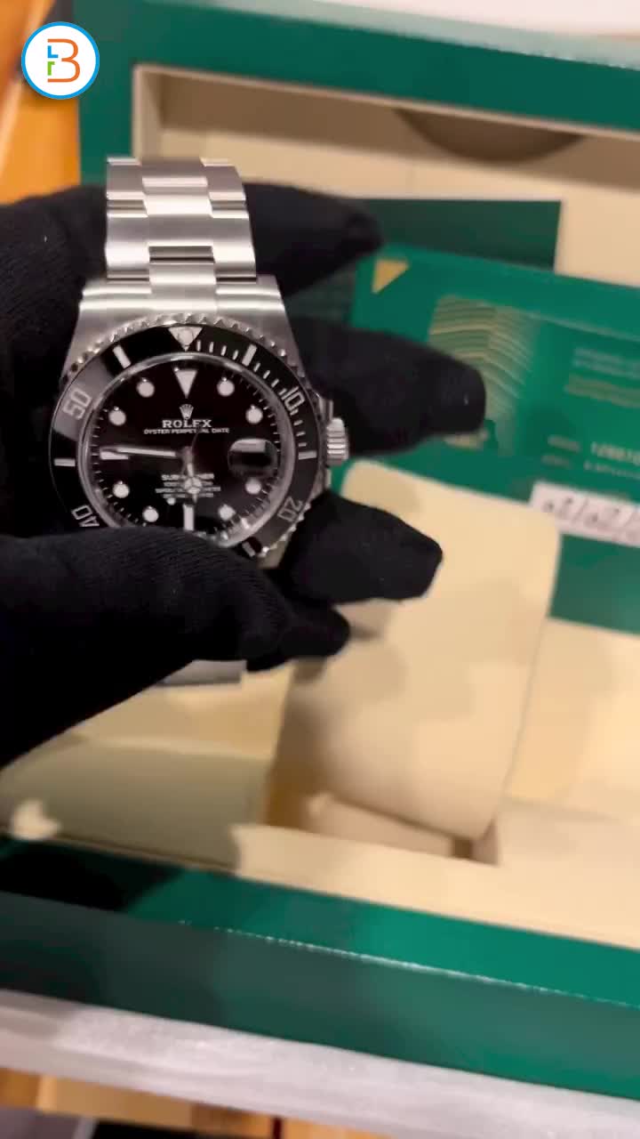 Bringing the 🔥🔥🔥
INSANE DEALS 🔥
Rolex Submariner