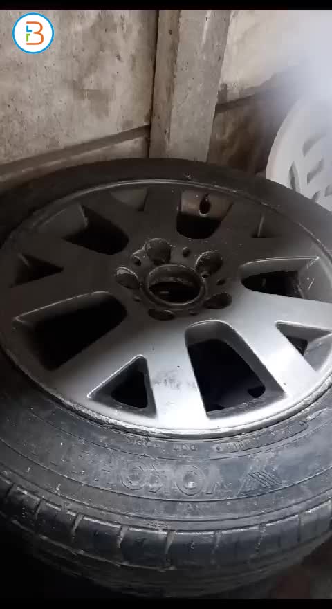 Set Bmw 17s rims and tyre's