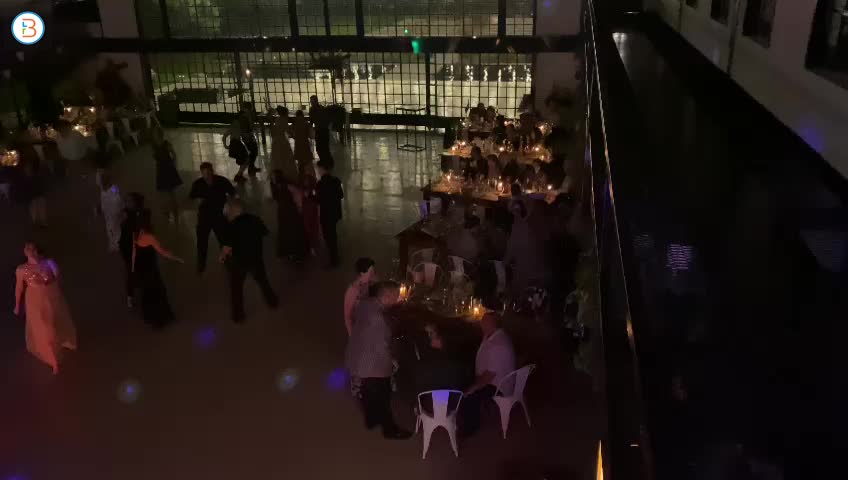 WEDDING ENTERTAINMENT / WEDDING DJ / WEDDING EQUIPMENT